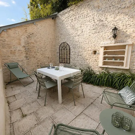 Ecrin De - Maison De En Hypercentre De - Rénovée En 2026 Très Bien équipée Décoration Soignée Et Contemporaine Terrasse Aménagée 3 2 Wc 2 Salle D'eau - 3 Ventilateurs- Parking Gratuit à Proximité à 10 Mn Plages Du Débarqu * Bayeux