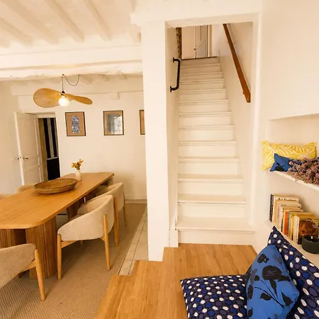 Casa de Férias Ecrin De - Maison De En Hypercentre De - Rénovée En 2026 Très Bien équipée Décoration Soignée Et Contemporaine Terrasse Aménagée 3 2 Wc 2 Salle D'eau - 3 Ventilateurs- Parking Gratuit à Proximité à 10 Mn Plages Du Débarqu *