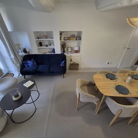 Ecrin De - Maison De En Hypercentre De - Rénovée En 2026 Très Bien équipée Décoration Soignée Et Contemporaine Terrasse Aménagée 3 2 Wc 2 Salle D'eau - 3 Ventilateurs- Parking Gratuit à Proximité à 10 Mn Plages Du Débarqu Casa de Férias