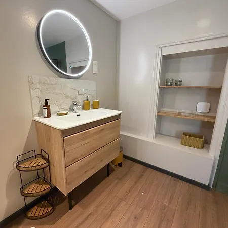 Ecrin De - Maison De En Hypercentre De - Renovee En 2026 Tres Bien Equipee Decoration Soignee Et Contemporaine Terrasse Amenagee 3 2 Wc 2 Salle D'eau - 3 Ventilateurs- Parking Gratuit A Proximite A 10 Mn Plages Du Debarqu * Bayeux