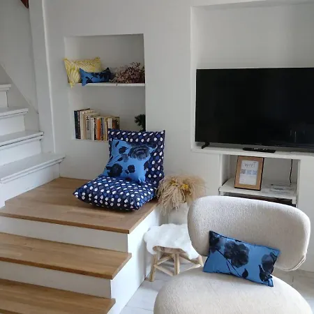Casa de Férias Ecrin De - Maison De En Hypercentre De - Rénovée En 2026 Très Bien équipée Décoration Soignée Et Contemporaine Terrasse Aménagée 3 2 Wc 2 Salle D'eau - 3 Ventilateurs- Parking Gratuit à Proximité à 10 Mn Plages Du Débarqu *