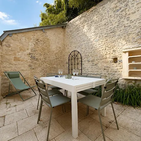 Ecrin De - Maison De En Hypercentre De - Renovee En 2026 Tres Bien Equipee Decoration Soignee Et Contemporaine Terrasse Amenagee 3 2 Wc 2 Salle D'eau - 3 Ventilateurs- Parking Gratuit A Proximite A 10 Mn Plages Du Debarqu * Bayeux