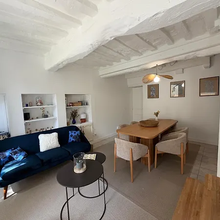 Ecrin De - Maison De En Hypercentre De - Rénovée En 2026 Très Bien équipée Décoration Soignée Et Contemporaine Terrasse Aménagée 3 2 Wc 2 Salle D'eau - 3 Ventilateurs- Parking Gratuit à Proximité à 10 Mn Plages Du Débarqu Casa de Férias