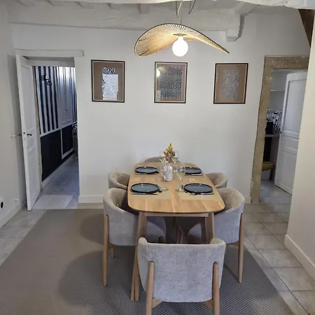 Ecrin De - Maison De En Hypercentre De - Rénovée En 2026 Très Bien équipée Décoration Soignée Et Contemporaine Terrasse Aménagée 3 2 Wc 2 Salle D'eau - 3 Ventilateurs- Parking Gratuit à Proximité à 10 Mn Plages Du Débarqu Casa de Férias *