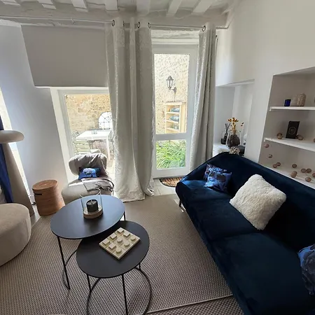 Ecrin De - Maison De En Hypercentre De - Rénovée En 2026 Très Bien équipée Décoration Soignée Et Contemporaine Terrasse Aménagée 3 2 Wc 2 Salle D'eau - 3 Ventilateurs- Parking Gratuit à Proximité à 10 Mn Plages Du Débarqu *