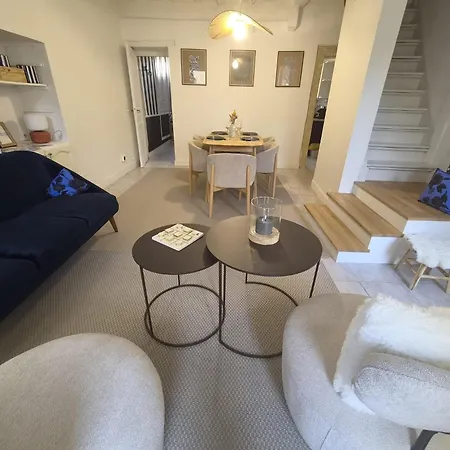Ecrin De - Maison De En Hypercentre De - Renovee En 2026 Tres Bien Equipee Decoration Soignee Et Contemporaine Terrasse Amenagee 3 2 Wc 2 Salle D'eau - 3 Ventilateurs- Parking Gratuit A Proximite A 10 Mn Plages Du Debarqu Bayeux