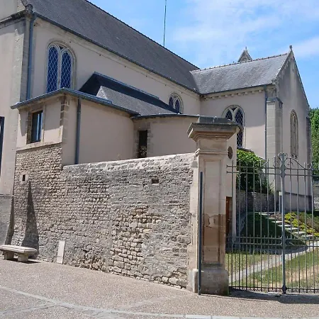 Ecrin De - Maison De En Hypercentre De - Renovee En 2026 Tres Bien Equipee Decoration Soignee Et Contemporaine Terrasse Amenagee 3 2 Wc 2 Salle D'eau - 3 Ventilateurs- Parking Gratuit A Proximite A 10 Mn Plages Du Debarqu Bayeux