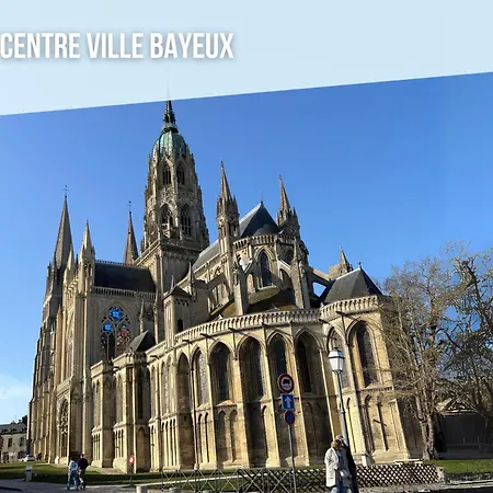 Ecrin De - Maison De En Hypercentre De - Rénovée En 2026 Très Bien équipée Décoration Soignée Et Contemporaine Terrasse Aménagée 3 2 Wc 2 Salle D'eau - 3 Ventilateurs- Parking Gratuit à Proximité à 10 Mn Plages Du Débarqu Bayeux