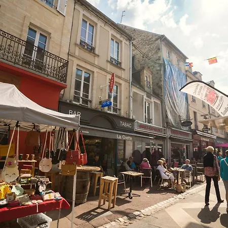 Ferienhaus Ecrin De - Maison De En Hypercentre De - Renovee En 2026 Tres Bien Equipee Decoration Soignee Et Contemporaine Terrasse Amenagee 3 2 Wc 2 Salle D'eau - 3 Ventilateurs- Parking Gratuit A Proximite A 10 Mn Plages Du Debarqu Bayeux