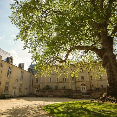 Ecrin De - Maison De En Hypercentre De - Renovee En 2026 Tres Bien Equipee Decoration Soignee Et Contemporaine Terrasse Amenagee 3 2 Wc 2 Salle D'eau - 3 Ventilateurs- Parking Gratuit A Proximite A 10 Mn Plages Du Debarqu * Bayeux